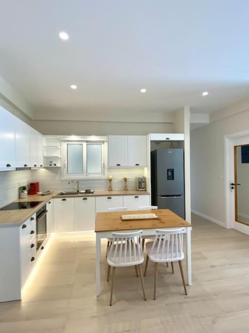 Harmony Suite In The Center Of Kalamata Exterior foto